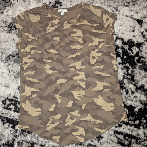 Joie Pima Cotton Brown Camel Tan Camo Shirt Sleeve Women's XS Tee Curved Hem - Picture 4 of 7